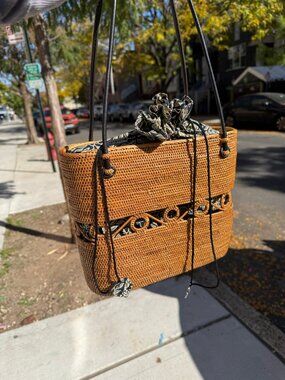 Woven Wicker Handbag with Drawstring Fabric Pouch Leather Handles